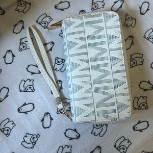 MKF wristlet by Mia K